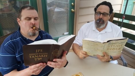 CmnJ2fiWEAATDoE.jpg-large