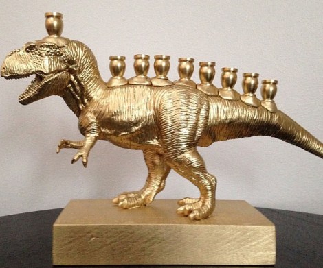 t-rex-hannukah-menorah-640x533